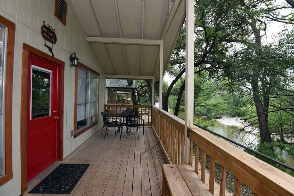 River Bluff Cabins Rio Frio Exterior foto