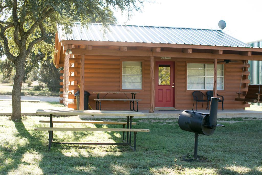 River Bluff Cabins Rio Frio Exterior foto